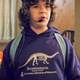 Ilustración para el artículo titulado Un museo resucita una sudadera de los 80 tras recibir cientos de peticiones de fans que la vieron en Stranger Things